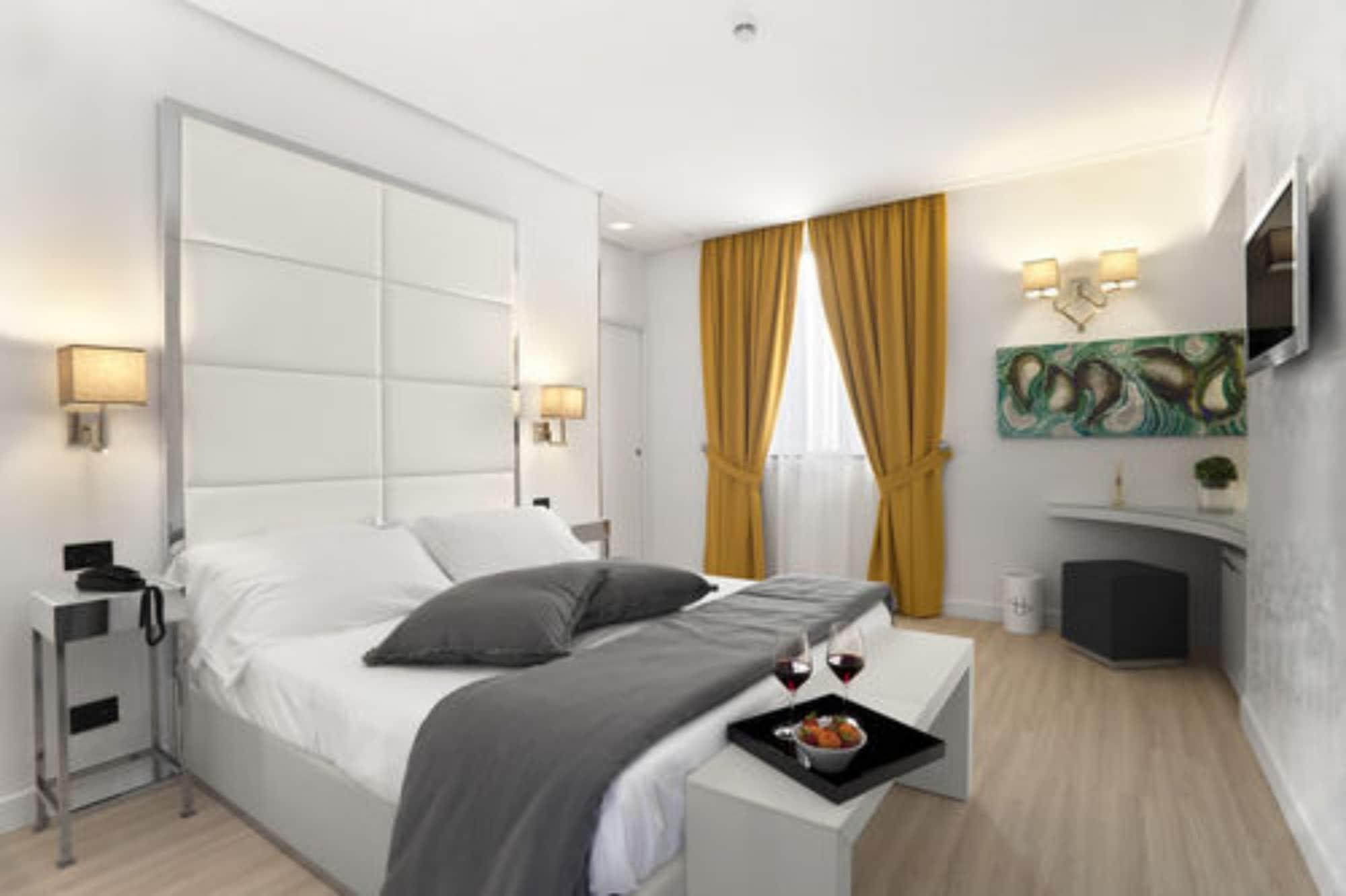 Lhp Hotel Santa Margherita Palace & Spa Santa Margherita Ligure Ruang foto A bedroom